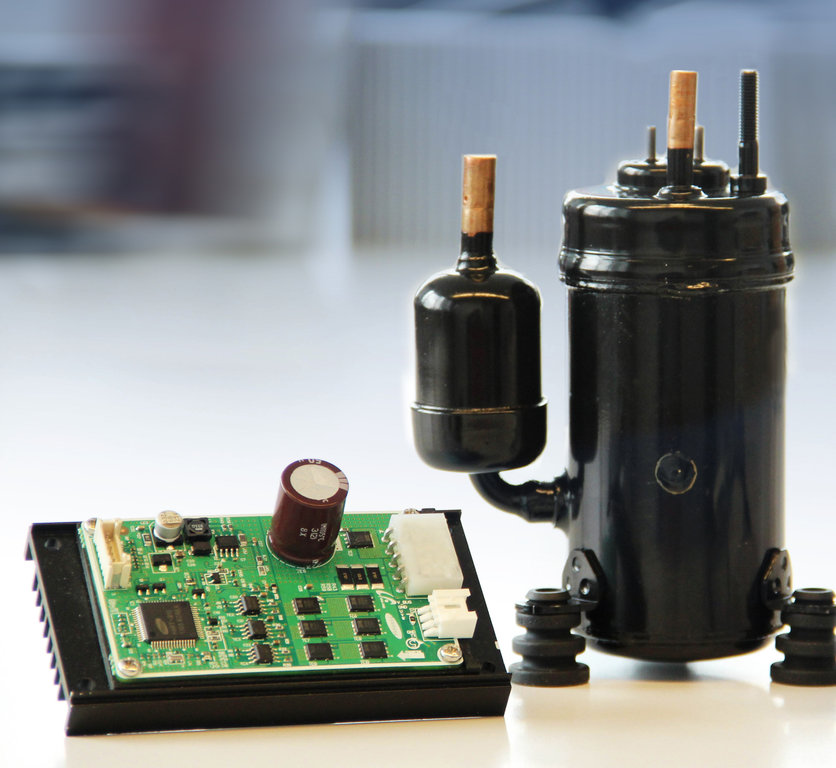 UX0T011FNAE5-SBMC2-220V-Mini Rotary Compressor | C009046-6